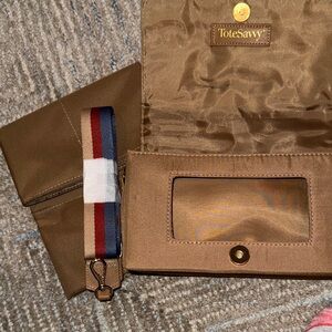 NWT! ToteSavvy Tan/Fawn Crossbody Diaper Bag Organizer